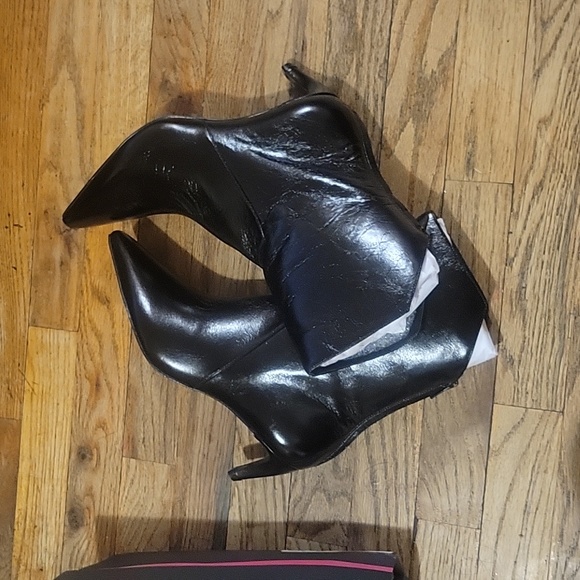 Vince Camuto Boots - Picture 9 of 10